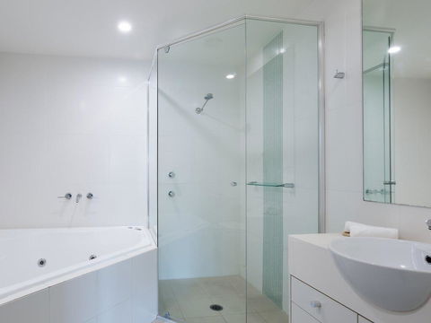 245 'Pacific Blue', 265 Sandy Point Rd - Air Conditioned Unit With Resort Facilities And Linen Supplied - Accommodation Gladstone 3