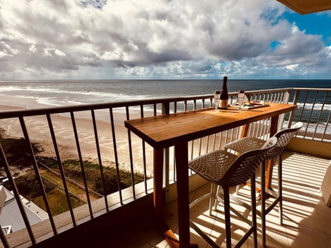 BEACHSIDE/ PARADISE BEST VIEWS GOLD COAST - Accommodation Gladstone 1