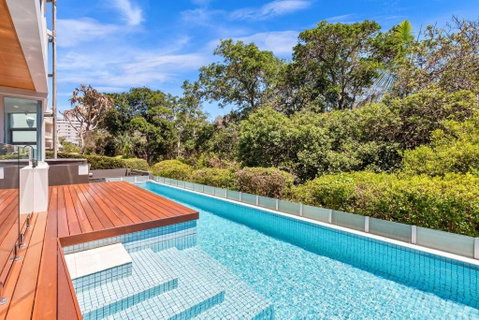 BEACH01- Mooloolaba Beachfront Apartment With Private Pool - Accommodation Gladstone 2