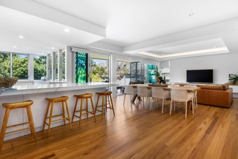 BEACH01- Mooloolaba Beachfront Apartment With Private Pool - Accommodation Gladstone 0