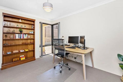 Bentley Haven, Cozy Family Retreat - Accommodation Gladstone 1