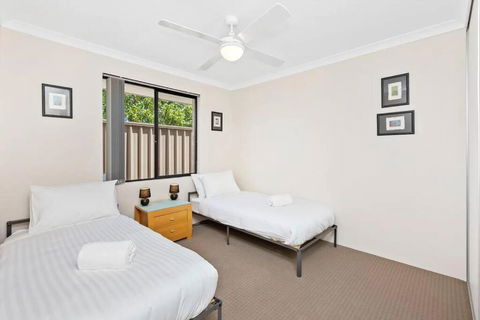 Bentley Haven, Cozy Family Retreat - Accommodation Gladstone 2