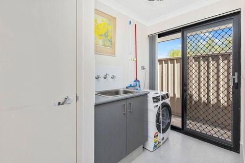 Bentley Haven, Cozy Family Retreat - Accommodation Gladstone 3