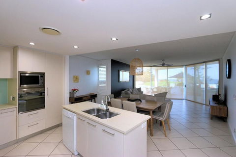 C Bargara Unit 101 - Accommodation Gladstone 1
