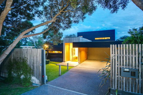 C-Escape - Accommodation Gladstone 1