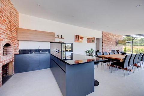 CASALE ESTATE - Accommodation Gladstone 3