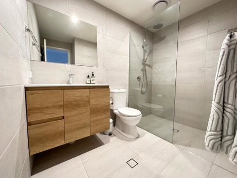 CBD Oasis - Accommodation Gladstone 2