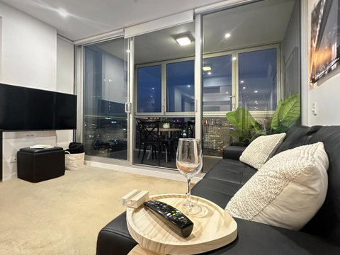 CBD Sky View Apartment - Accommodation Gladstone 1