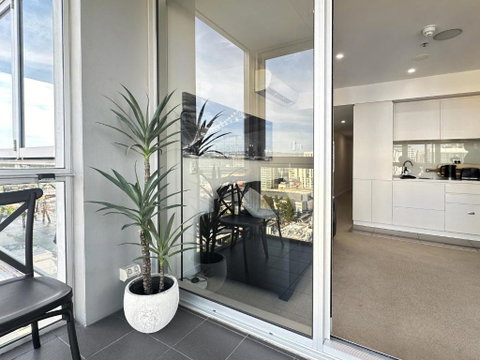CBD Sky View Apartment - Accommodation Gladstone 0