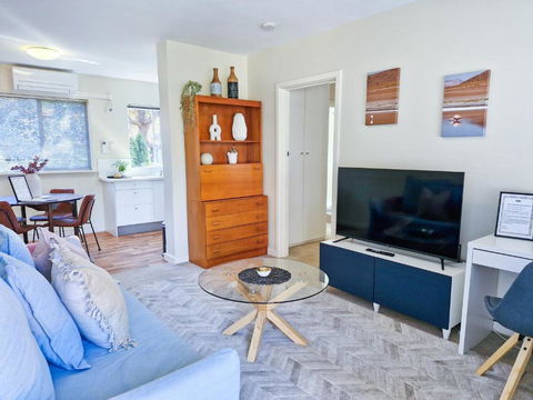 Crawley Cosy Urban Retreat Close To CBD UWA Free Park Netflix - Accommodation Gladstone 2