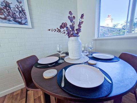 Crawley Cosy Urban Retreat Close To CBD UWA Free Park Netflix - Accommodation Gladstone 3