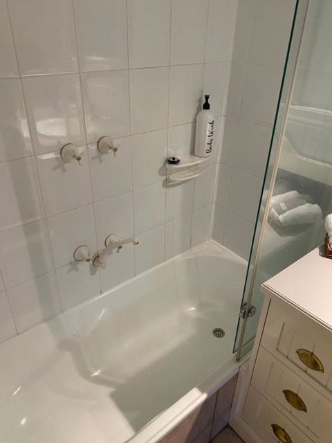 Creek Cottage Bed And Breakfast Traralgon - Accommodation Gladstone 4
