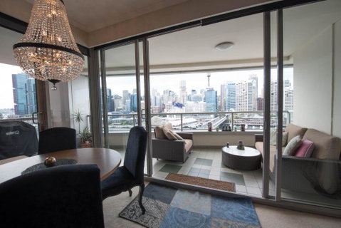 Darling Harbour Getaway - Accommodation Gladstone 0