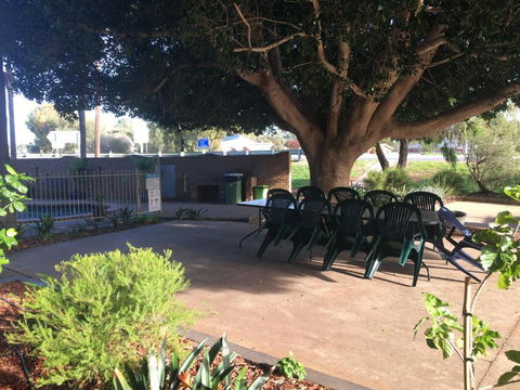 Darling Junction Motor Inn - Accommodation Gladstone 3