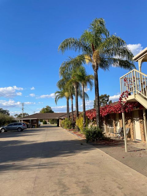 Darling Junction Motor Inn - Accommodation Gladstone 0