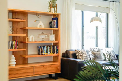 Deluxe Family Montpellier Gardens Estate - Burwood - Accommodation Gladstone 4