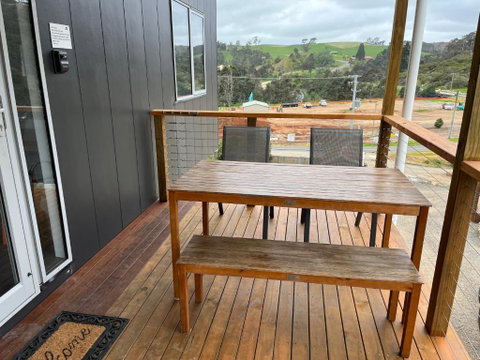 Derby Digs Cabin - Accommodation Gladstone 1