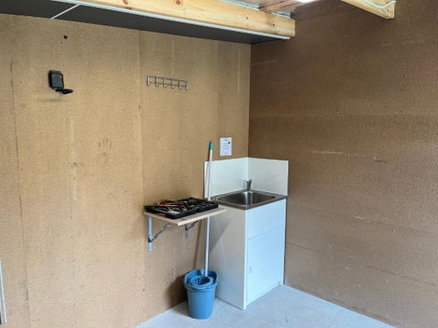 Derby Digs Cabin - Accommodation Gladstone 4