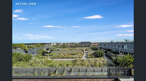 Darling Harbour Stunning City Location With Pool, Gym, Wifi, Netflix - Accommodation Gladstone 2