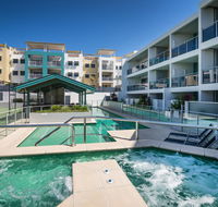 2BR Coolum Beach Escape  Courtyard Pool Spa Tennis - Accommodation Gladstone