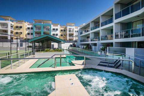 2BR Coolum Beach Escape , Courtyard, Pool, Spa, Tennis - Accommodation Gladstone 0
