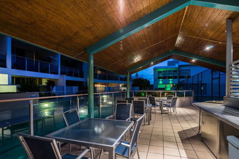 2BR Coolum Beach Escape , Courtyard, Pool, Spa, Tennis - Accommodation Gladstone 1
