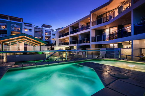 2BR Coolum Beach Escape , Courtyard, Pool, Spa, Tennis - Accommodation Gladstone 2