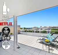 2BR Coolum Beach  Rooftop Terrace Spa Tennis Pool - Accommodation Gladstone