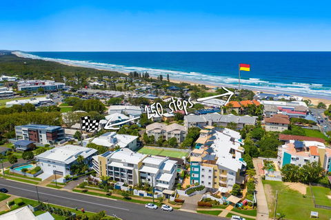 2BR Coolum Beach , Rooftop Terrace, Spa, Tennis, Pool - Accommodation Gladstone 2