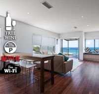 2BR Coolum Beachfront  180 Views  Wine Netflix - Accommodation Gladstone