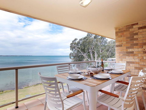 3 'Pelican Sands', 83 Soldiers Point Rd - Stunning Waterfront Unit With Magical Water Views & Air Conditioning - Accommodation Gladstone 0