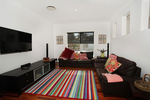 3 Bauhinia Crescent Marcoola - PET FRIENDLY, LINEN SUPPLIED, 500 BOND - Accommodation Gladstone 3