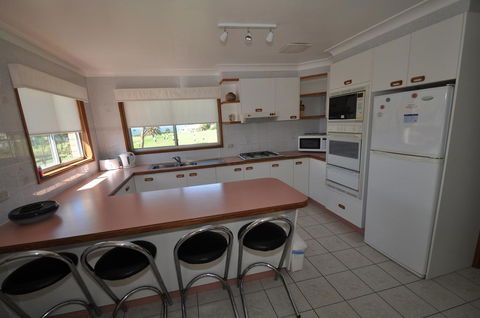 3 Bay Lane - Accommodation Gladstone 3