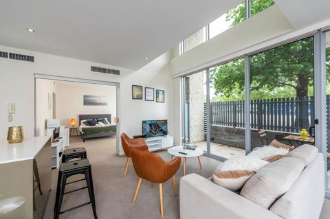3 BDR Stylish City Retreat // Close To All And Everything In Canberra - Accommodation Gladstone 2