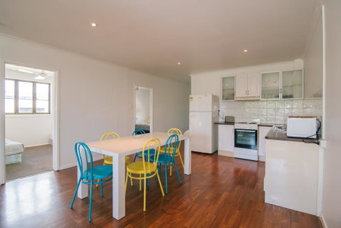 3 Bedroom Apartment / Spence St - Accommodation Gladstone 1