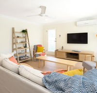 3 Bedroom Apartment Minutes from Main Beach - Accommodation Gladstone
