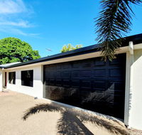 3 bedroom central home - Accommodation Gladstone