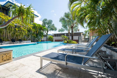 3 Bedroom Ultimate Luxury Waterfront - Accommodation Gladstone 0