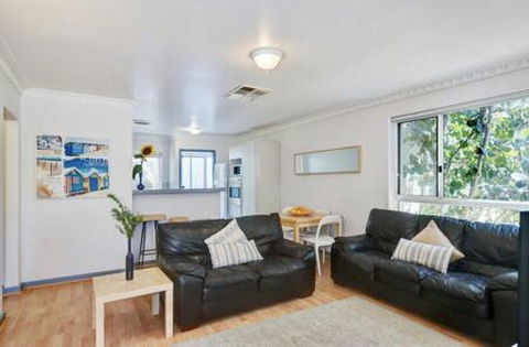 3 Oceans Apartments - Scarborough - Accommodation Gladstone 3