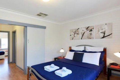 3 Oceans Apartments - Scarborough - Accommodation Gladstone 2