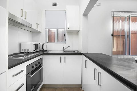 3 South Pacific Apartments - Accommodation Gladstone 3