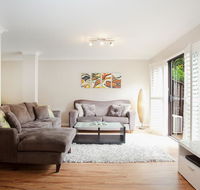 3-Bed Home with BBQ Patio near Parks and Playgrounds - Accommodation Gladstone