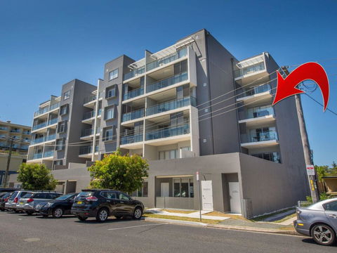 303 'The Shoal', 4-8 Bullecourt Street - Air Conditioning, WIFI, Netflix, Views, Linen & Lift - Accommodation Gladstone 3
