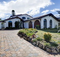 31 Rest Point Absolute Waterfront with Jetty - Accommodation Gladstone