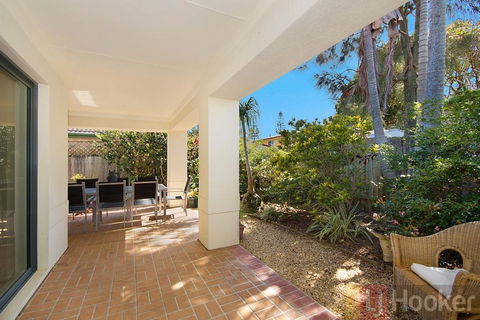 32 Beachside - Accommodation Gladstone 1