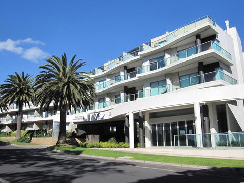 344 The Waves, Cowes - Accommodation Gladstone 1