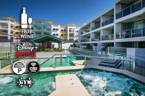 3BR Coolum Beach Escape , Courtyard, Pool, Spa, Tennis - Accommodation Gladstone 0