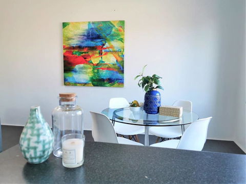 4 South Pacific 2 Bedrooms - Accommodation Gladstone 3