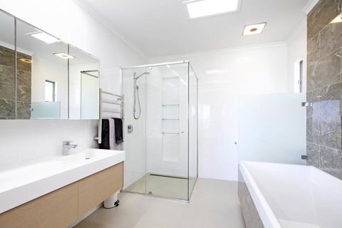 42 Bryan Street - Accommodation Gladstone 3