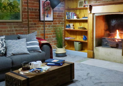 44 THE LANE - Accommodation Gladstone 2
